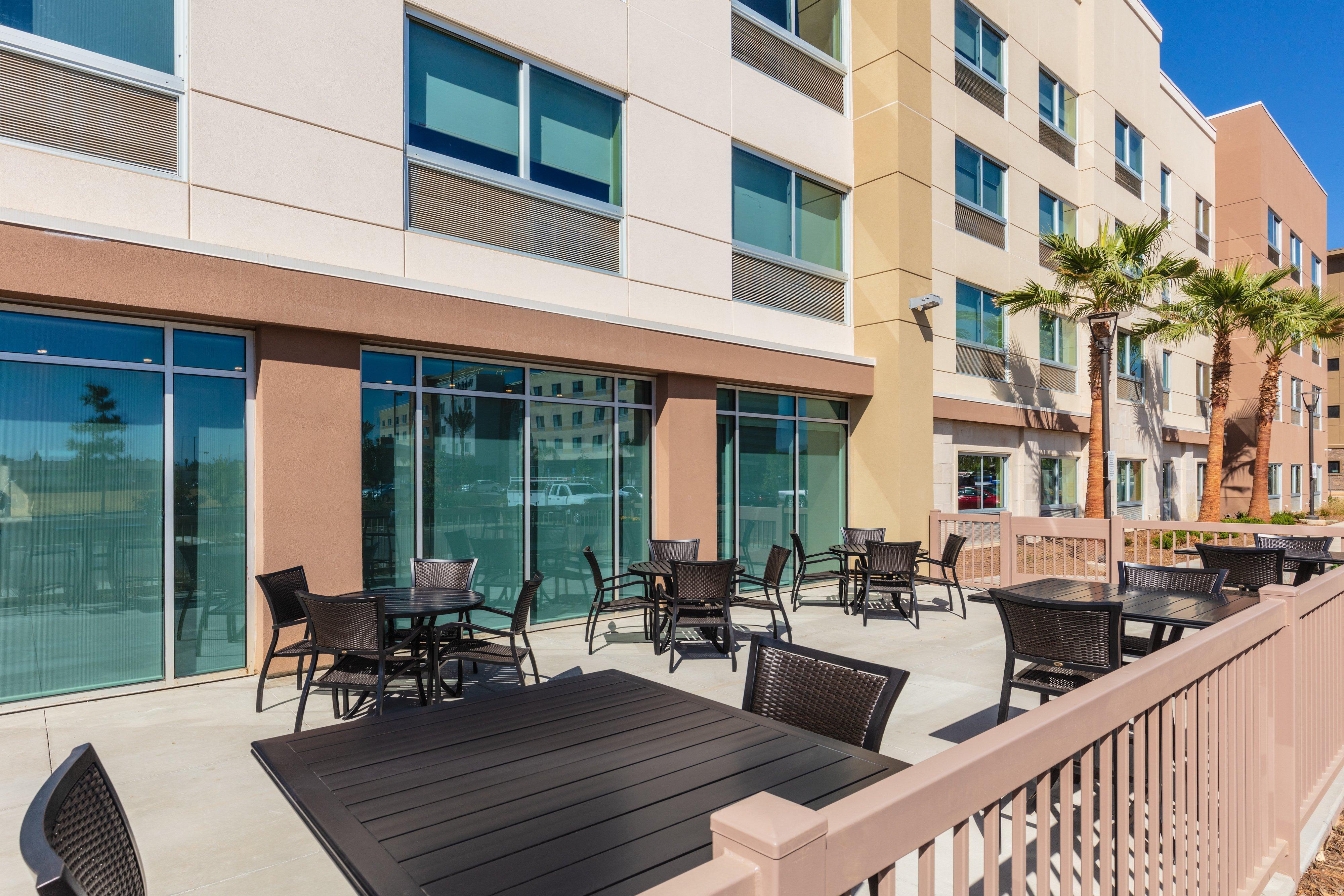 Holiday Inn Express & Suites - Moreno Valley - Riverside By Ihg Exterior foto