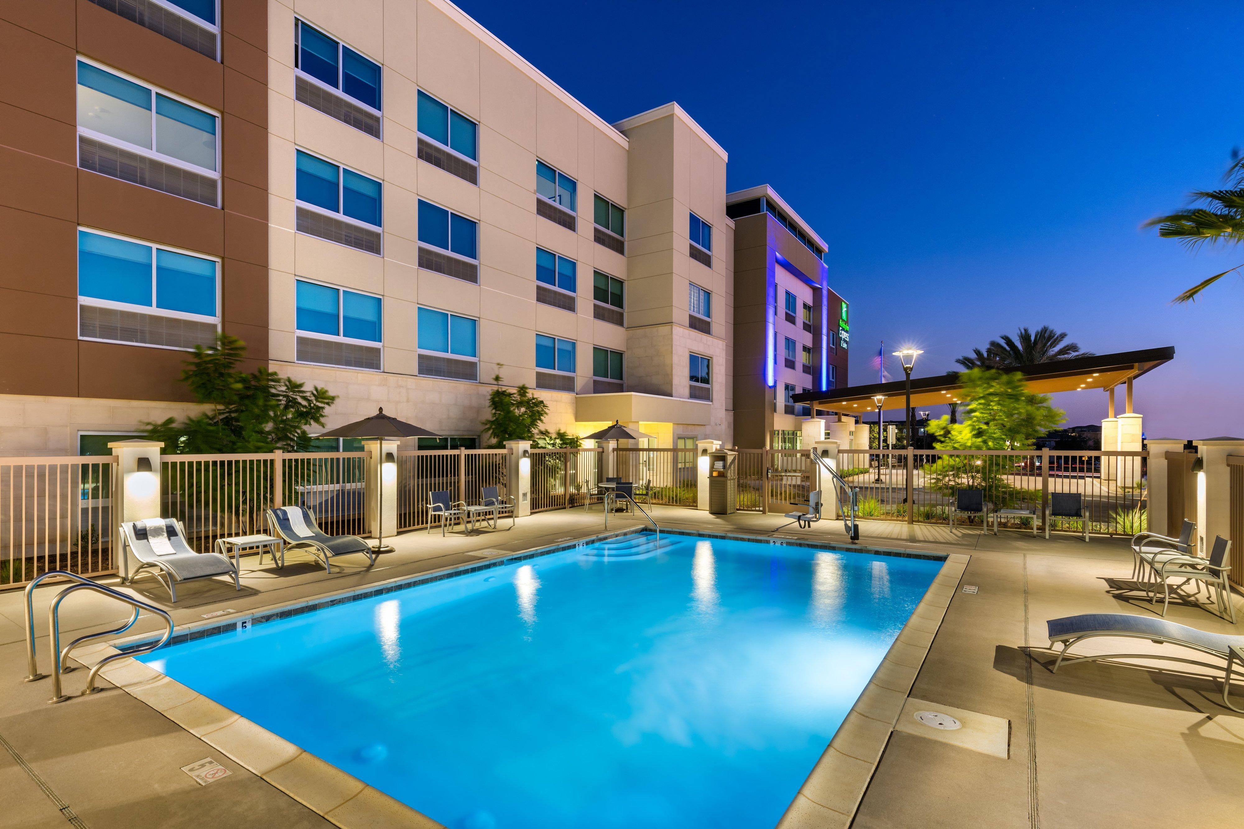 Holiday Inn Express & Suites - Moreno Valley - Riverside By Ihg Exterior foto