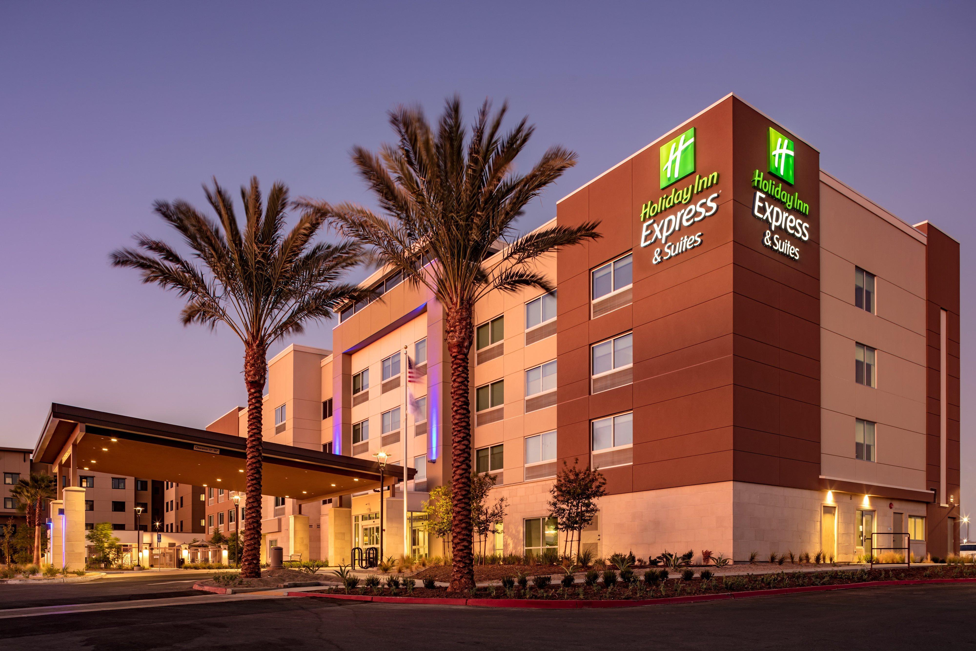 Holiday Inn Express & Suites - Moreno Valley - Riverside By Ihg Exterior foto