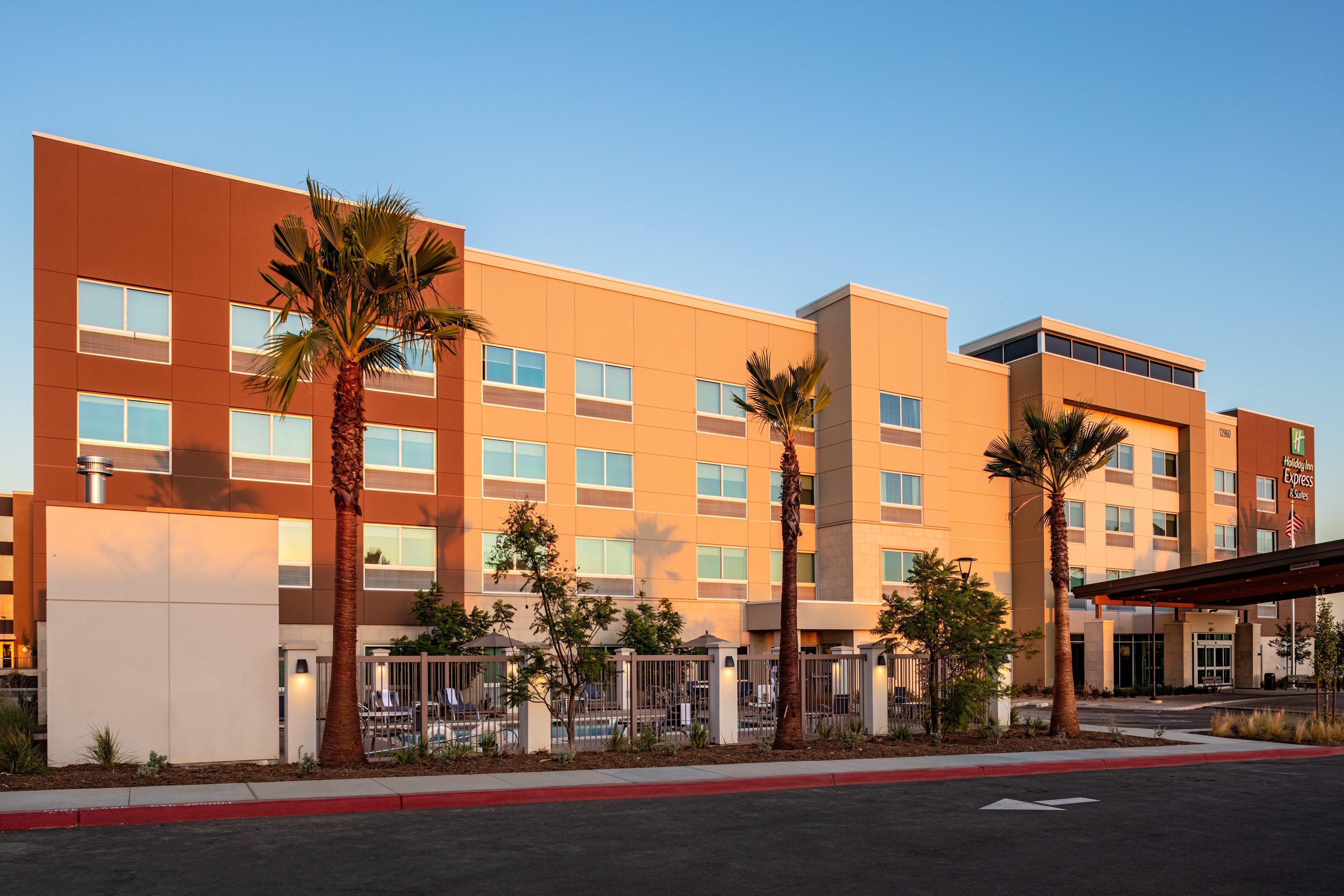 Holiday Inn Express & Suites - Moreno Valley - Riverside By Ihg Exterior foto